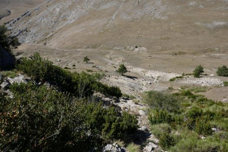 La sente qui file au fond du vallon ...