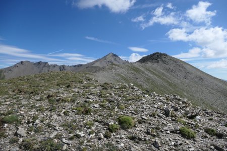 La crête à parcourir depuis le col de la Crousette