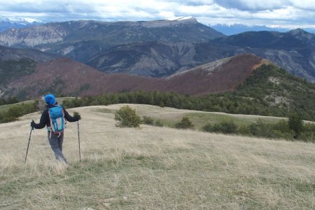 Descente pour rejoindre le Roc de la Lauze