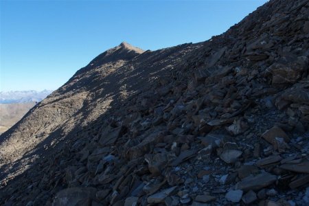 Passage en versant nord, sous le collet entre la Reyna et le Garabrut