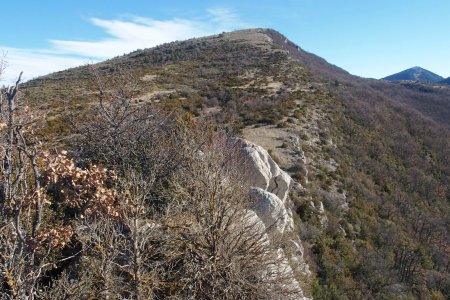 Petite incartade hors itinéraire vers le point 1243 et sa crête rocheuse