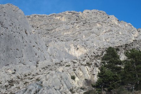 Au départ, sous le versant sud