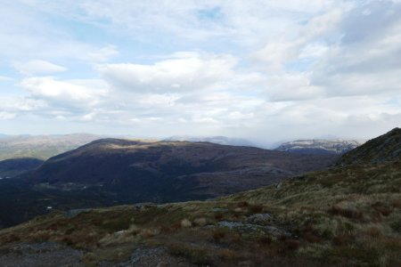 Rispingen à gauche et Flatafjellet à droite.