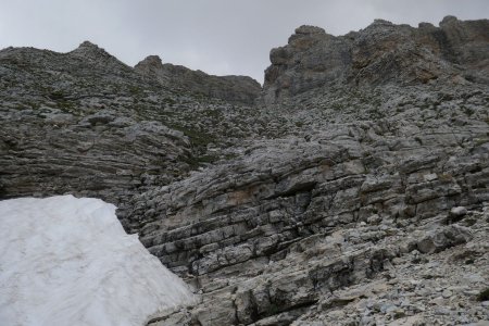 Le pied du deuxième couloir et ses gradins très redressés.