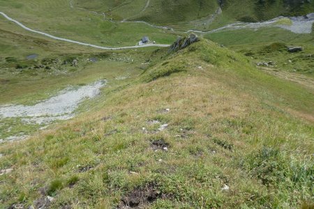 Vers le chalet. Au bout la première barre.