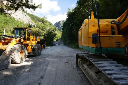 Effondrement sur la D900a avant la clue de Barles