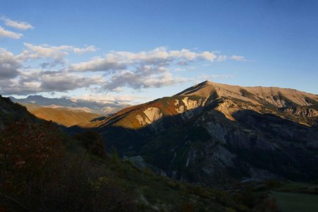 Et le retour sur la piste du Forest, dernier rayon de soleil sur le Blayeul .