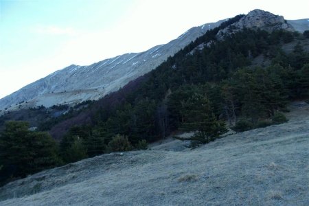 A droite, la Tête de Chabane et au loin l’objectif