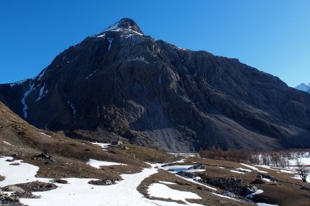 Cabane de Parouart et Péouvou Sud.