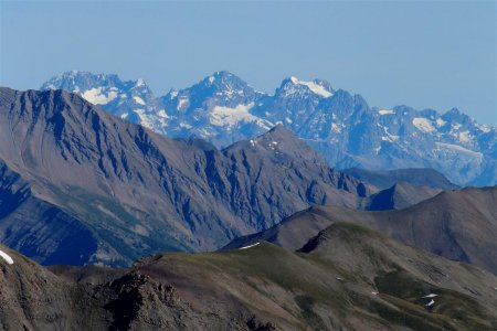 Les Ecrins au loin