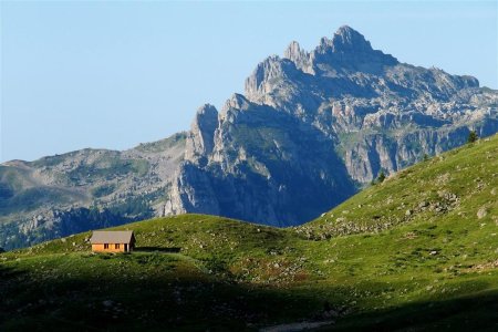 Cabane de la Vieille Selle et Aiguilles de Chabrières