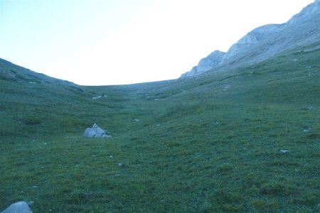 On sort de la piste pour suivre ce petit vallon