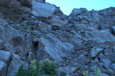 Le passage pour franchir la barre rocheuse et atteindre le petit lac sans nom