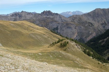 Au Pas de l’Ane, avec la Mortice et la Font Sancte au loin