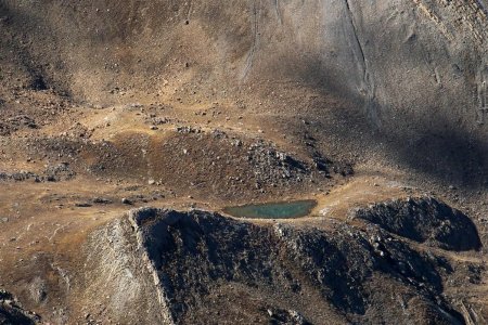 Le petit lac sans nom sous Revire Souléou