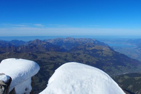 Corniche neigeuse, Chablais et lac Léman depuis le sommet