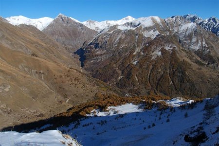 Les Gourniers dominés par la Pointe de la Diablée, la Reyna, le Mourre Froid...