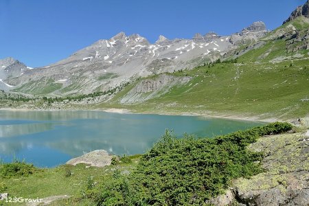 Lac de Salanfe sur fond de Dents du Midi