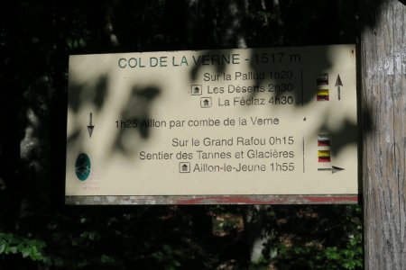 Col de la Verne, jonction avec le sentier des Crêtes