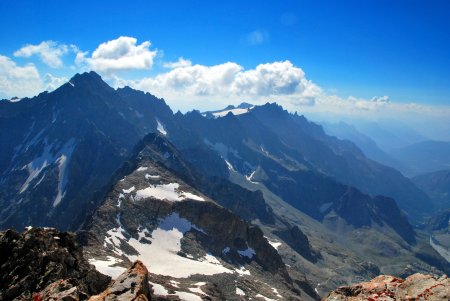 Depuis le sommet : en direction des Agneaux et des dômes du Mônetier