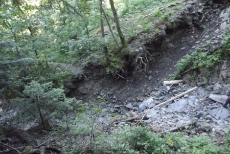 Le talus à remonter (la photo ne rend pas bien la profondeur)