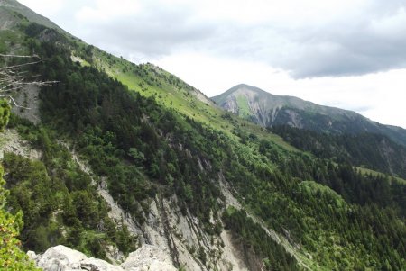 Les Clottous et les pentes menant au lac du Vallon