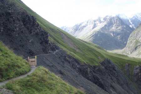 Début du Sentier des Crevasses