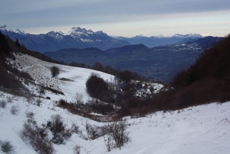 Retour sur les Arnauds, face à la Dent de Crolles