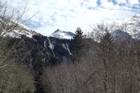 La Berche Noire, le Neyrard derrière et les Clottous à droite