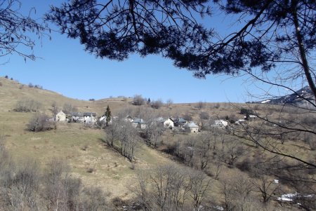 Hameau de la Grenonière vu de l’autre versant