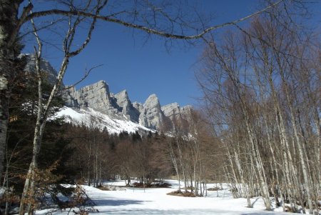 Vue arrière sur les Rochers du Playnet