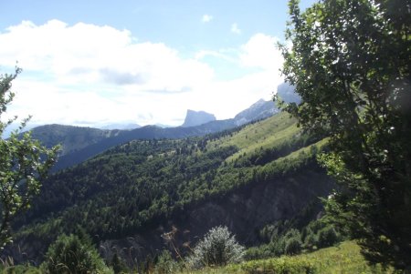 De la petite crête, vue sur le Mont-Aiguille