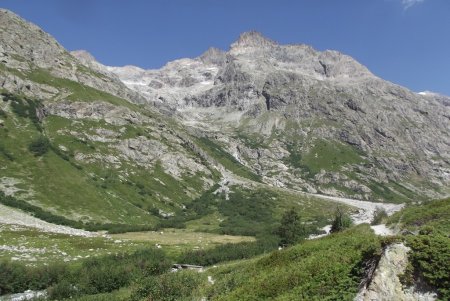 Vers les cascades du Plaret-Gény avec la Tête de la Gandolière en arrière