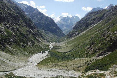 Vue arrière sur le vallon des Etançons