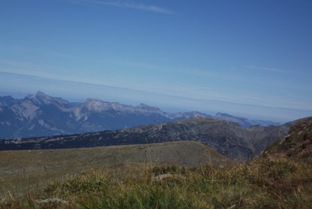 La Croix de Chamrousse devant la Chartreuse