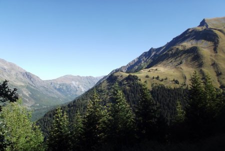 Vers la cabane de la Montagne et le Grand Galbert au fond