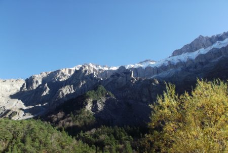 Château des Chèvres et col du Portail