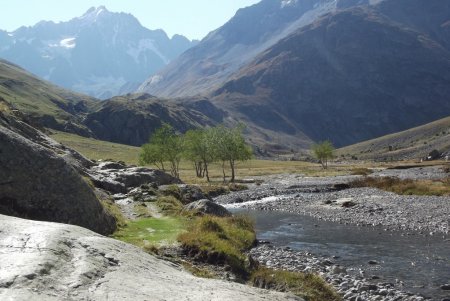 Le vallon de la Romanche et la Montagne des Agneaux