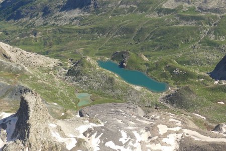 Lacs et moraine du glacier de Marinet.