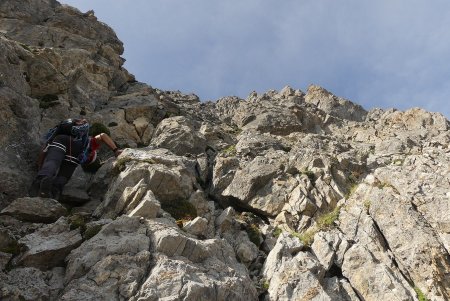 Escalade finale. Itinéraire de droite, les mousses apparaissent.