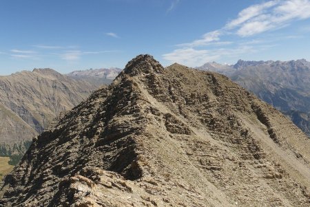 Traversée difficile. Le point 2778m est tout au fond en petit. 