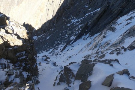 À la brèche, la descente dans le couloir en ultime solution. Chercher un plan B.