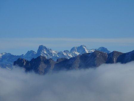 Sommet de la Tête des Ormans : vue vers les Ecrins.