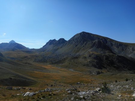 Vallon de la Montagnette et col de la Gipière de l’Oronaye au loin.