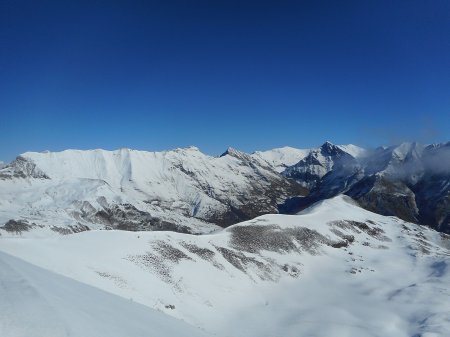 La crête des Rougnous en objectif. Viser sa partie droite.