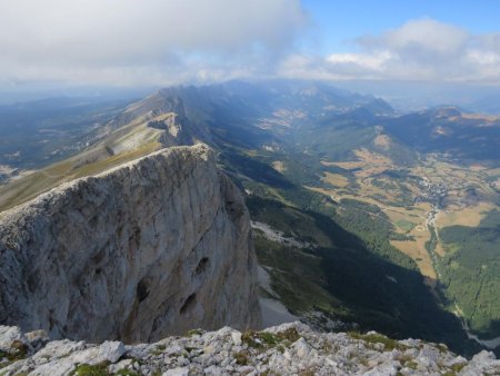 La même vue, avec Gresse-en-Vercors en plus en contrebas à droite.