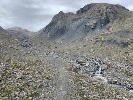 Avant la traversée du torrent.