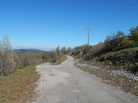 Chemin dans le rétro à droite