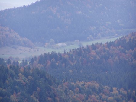 Une des nombreuses fermes aux abords du plateau du Retord