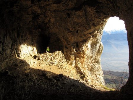 Une grotte monumentale.